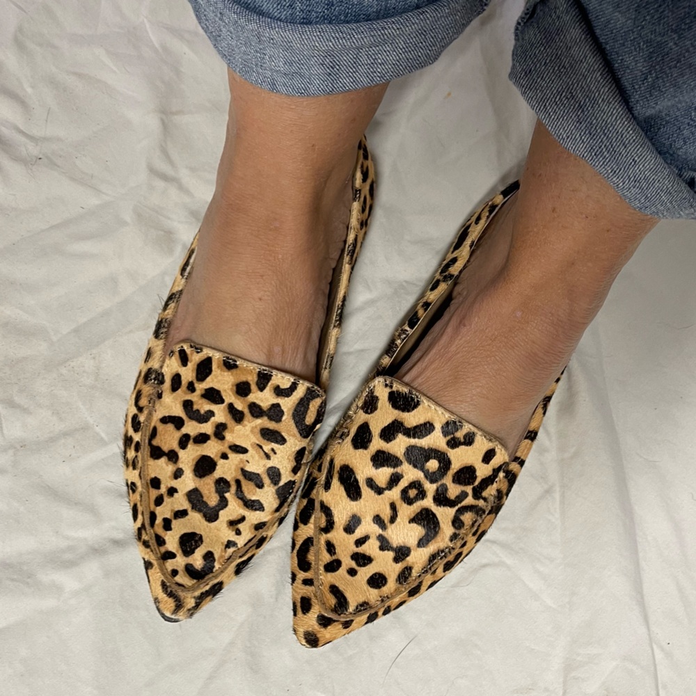 Steve Madden calf hair flats Size 6 🤎🖤💛